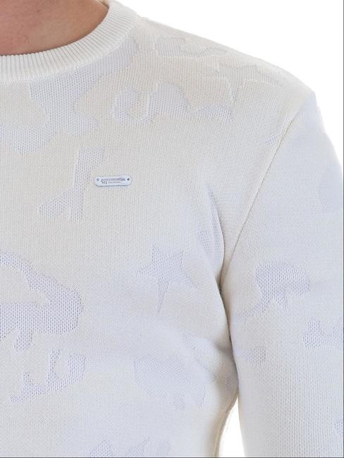 Ανδρικό λευκό πουλόβερ με σχέδια 