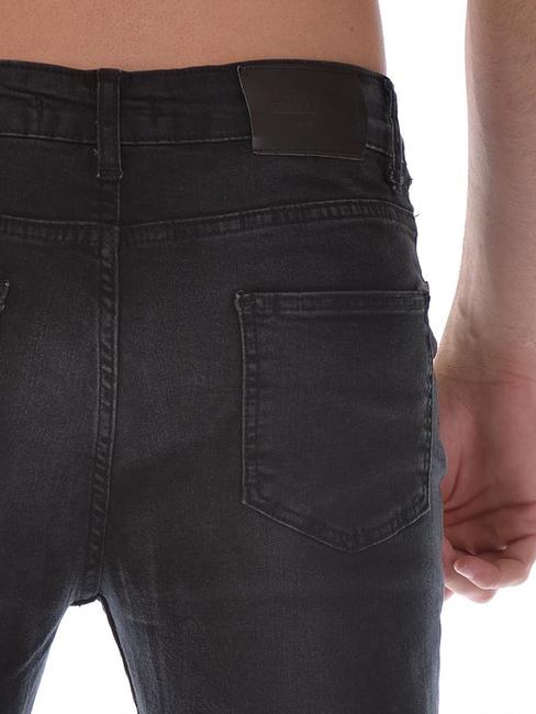 Ανδρικό μαύρο τζιν με 5 τσέπες λεπτή εφαρμογή D49