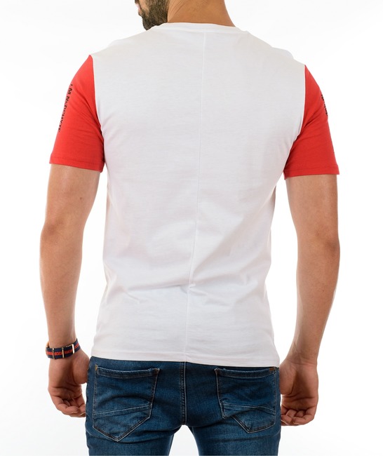Ανδρικό λευκό μπλουζάκι με έγχρωμη επιγραφή και κόκκινα μανίκια