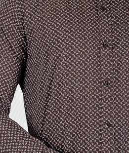 Καφέ ανδρικό πουκάμισο με λευκά τοξωτά στοιχειά 