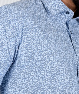 Μπλε ανοιχτό ανδρικό πουκάμισο με σχέδια  Μπλε ανοιχτό ανδρικό πουκάμισο με σχέδια