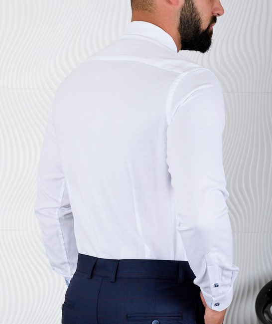  Ανδρικό λευκό πουκάμισο από ανάγλυφο ύφασμα με μπλε κουμπιά