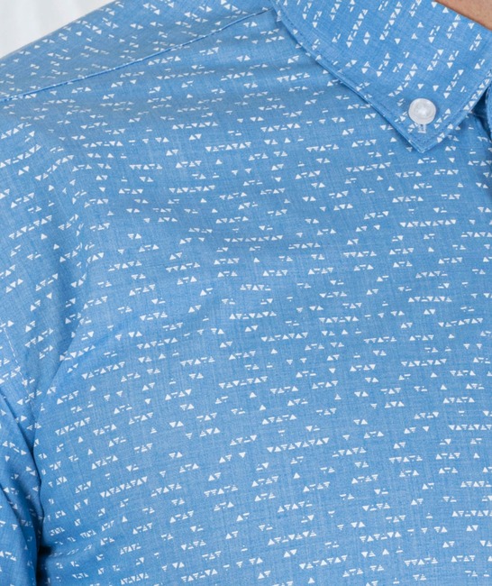 Ανδρικό  πουκάμισο γαλάζιο χρώμα με μικρά λευκά τρίγωνα