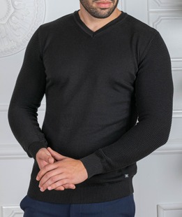 Ανδρικό μαύρο πουλόβερ με λαιμόκοψη V Ανδρικό μαύρο πουλόβερ με λαιμόκοψη V
