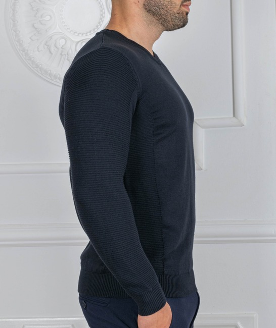 Ανδρικό μπλε πουλόβερ με μανίκια με ραβδώσεις