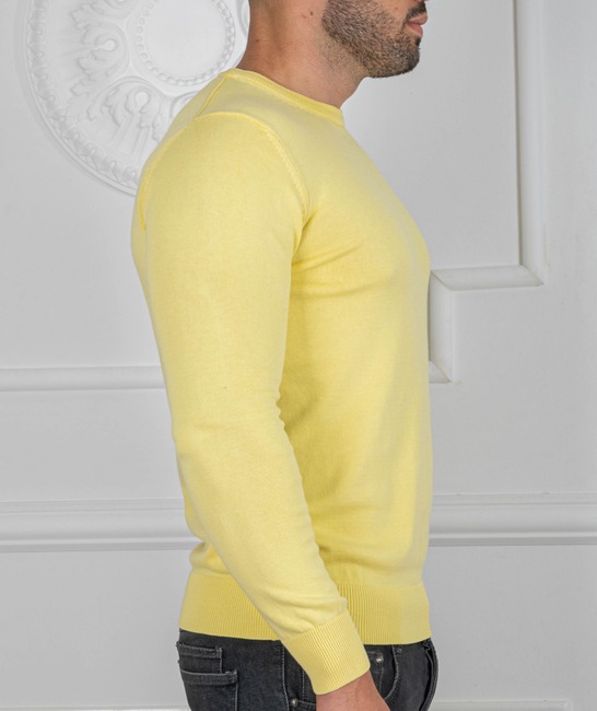 Ανδρικό πουλόβερ με στρογγυλή λαιμόκοψη κίτρινο χρώμα