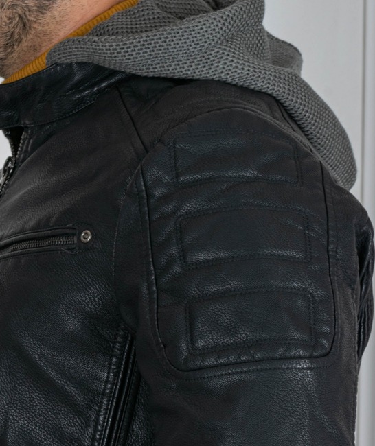 Ανδρικό χειμερινό μαύρο μπουφάν απο οικολογικό δέρμα με κουκούλα