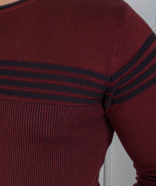 Ανδρικό μπορντό πουλόβερ με οριζόντιες ρίγες