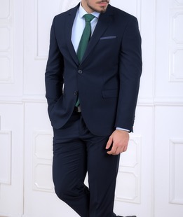 Κλασικό ανδρικό κοστούμι σε σκούρο μπλε χρώμα