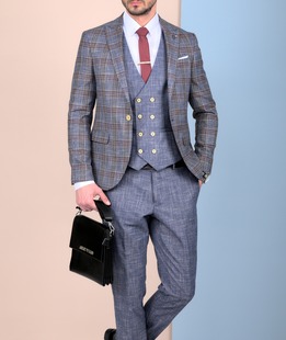 Κομψό ανδρικό κοστούμι τριών τεμαχίων σε μπλε και μπορντό