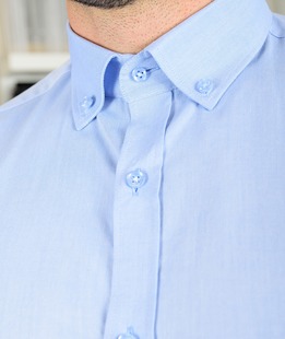 Ανδρικό μπλε πουκάμισο με κεντημένο λογότυπο