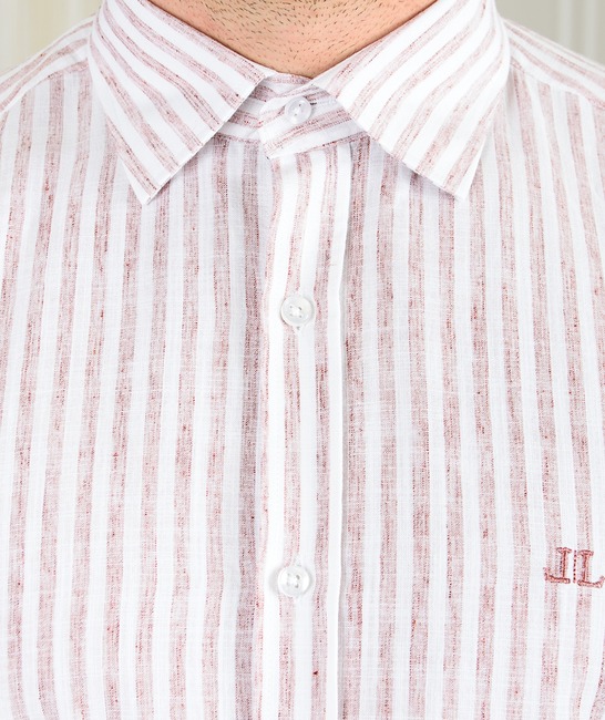 Ανδρικό λευκό λινό πουκάμισο με κάθετες ρίγες  μπορντό χρώμα