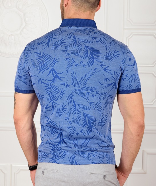 Ανδρικό μπλε μπλουζάκι με γιακά σε τροπικά φύλλα