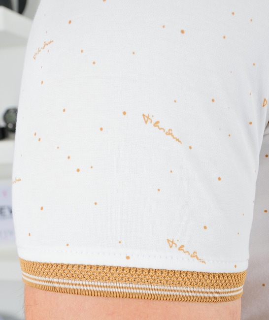 Ανδρικό μπλουζάκι με διακοσμητικές επιγραφές σε χρώμα εκρού