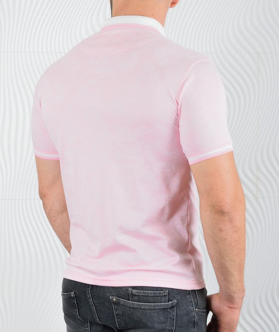 Ανδρικό μπλουζάκι πόλο σε απαλό ροζ χρώμα με λευκά λουλούδια