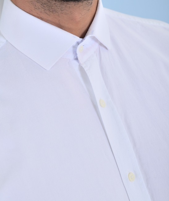 Ανδρικό λευκό βαμβακερό πουκάμισο με κεντημένο λογότυπο