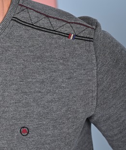 Ανδρική γκρι μπλούζα με κεντημένο λογότυπο 