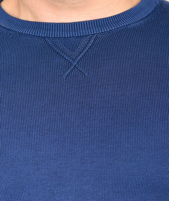 Ανδρικό πουλόβερ με στρογγυλή λαιμόκοψη και στοιχεία μπλε χρώμα