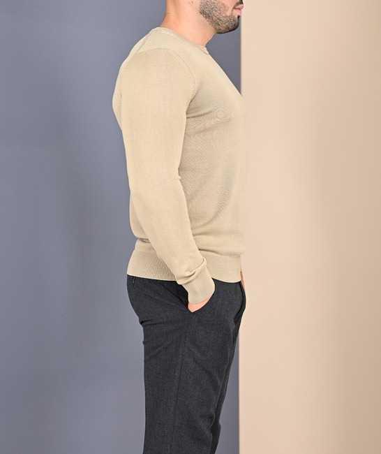 Ανδρικό πουλόβερ με στρογγυλή λαιμόκοψη χρώμα μπεζ