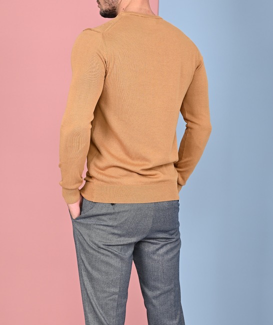 Ανδρικό πουλόβερ με στρογγυλή λαιμόκοψη χρώμα καφέ