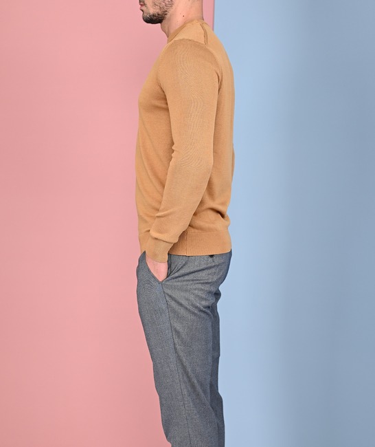 Ανδρικό πουλόβερ με στρογγυλή λαιμόκοψη χρώμα καφέ