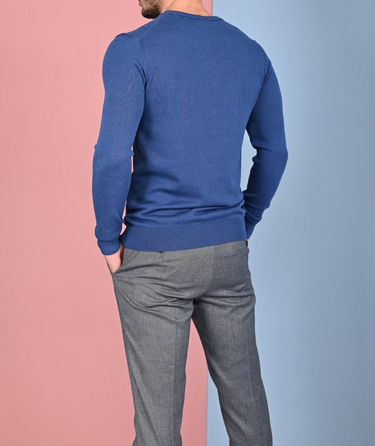 Ανδρικό πουλόβερ με στρογγυλή λαιμόκοψη μπλε χρώμα