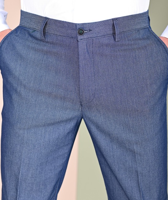 Ανδρικό μπλε παντελόνι από ανάγλυφο ύφασμα