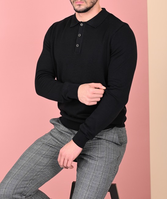 Ανδρικό πλεκτό πουλόβερ με τρία κουμπιά σε μαύρο χρώμα