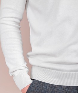 Ανδρικό πλεκτό πουλόβερ με τρία κουμπιά χρώμα λευκό 