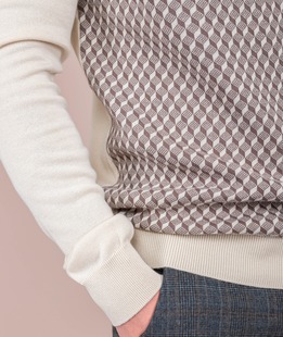 Ανδρικό μπεζ πουλόβερ με μικρούς καφέ ρόμβους 