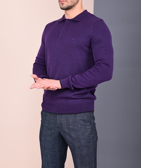 Ανδρικό μοβ πουλόβερ με υφασμάτινο κάλυμμα πάνω από τα κουμπιά 