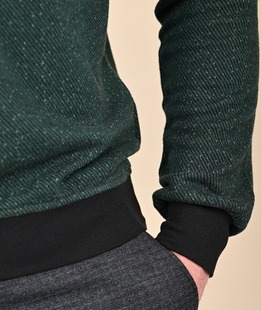 Ανδρική μπλούζα με πράσινο γιακά