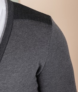 Ανδρική πλεκτή ζακέτα σκούρο γκρι τύπου μελανζέ 