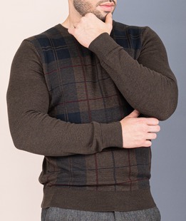 Ανδρικό καφέ πουλόβερ με τετράγωνα περιγράμματα