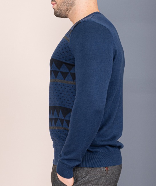 Ανδρικό μπλε πουλόβερ με μαύρα τρίγωνα και ρίγες