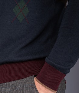 Ανδρικό δίχρωμο πουλόβερ καφέ και μπλε με ρόμβος στο πλάι