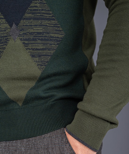 Ανδρικό πράσινο πουλόβερ σε ρόμβος 