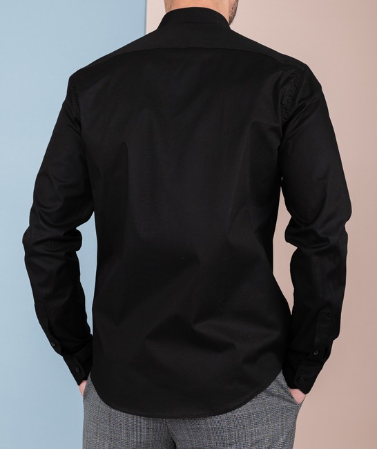 Μονόχρωμο μαύρο ανδρικό πουκάμισο με μικρό λογότυπο 