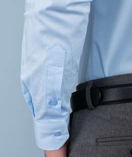 Μπλε ανδρικό μονόχρωμο πουκάμισο με μικρό λογότυπο 