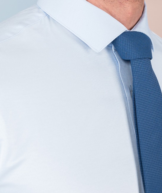 Γαλάζιο ανδρικό μονόχρωμο πουκάμισο με μικρό λογότυπο 