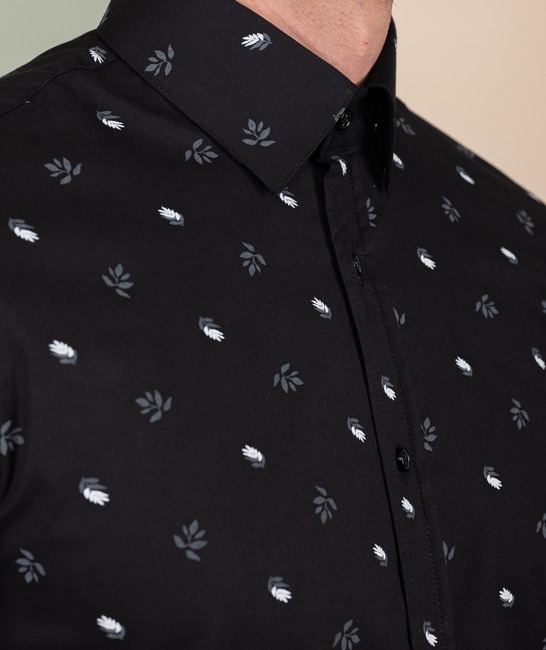 Μαύρο ανδρικό πουκάμισο με μοτίβα γκρι κλαδάκια και μικρα φυλλα