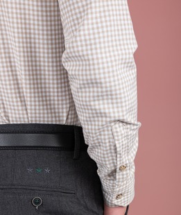 Μπεζ καρό πουκάμισο με μικρό λογότυπο 