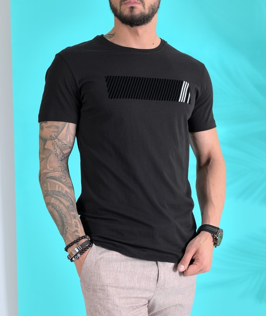 Μαύρο ανδρικό μπλουζάκι με κάθετες γραμμές