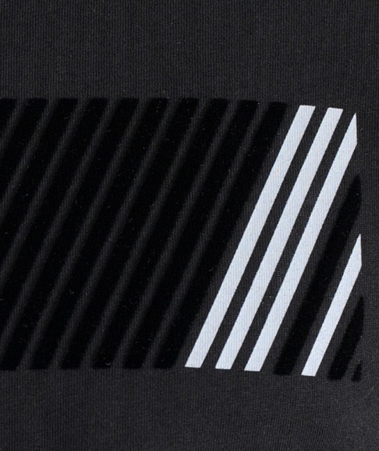 Μαύρο ανδρικό μπλουζάκι με κάθετες γραμμές