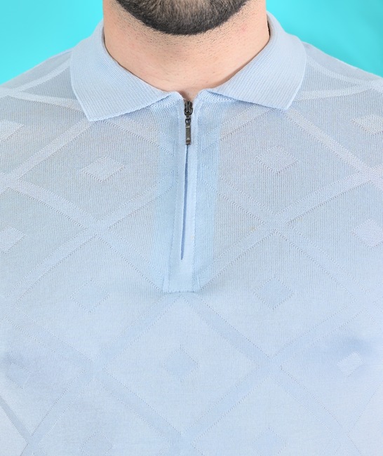 Ανδρικό πλεκτό μπλουζάκι με γιακά χρώμα μπλε με ρομβοειδές 