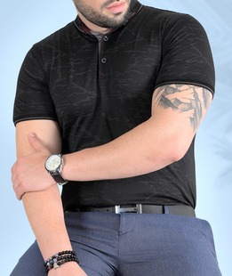 Μαύρο μπλουζάκι με γιακά με αφηρημένα στοιχεία 