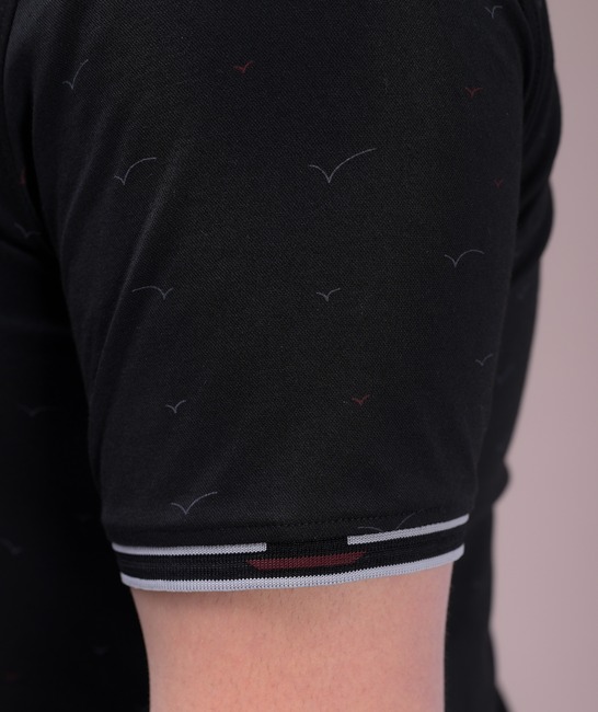 Μαύρο μπλουζάκι με μοτίβο πουλιών μεγάλο μέγεθος με γιακά
