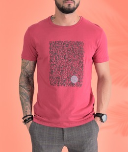 Κόκκινο μπλουζάκι σε αφηρημένες γραμμές 