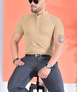 Ανδρικό μπλουζάκι με γιακά χρώμα μπεζ με κεντημένο λογότυπο από ανάγλυφο ύφασμα 