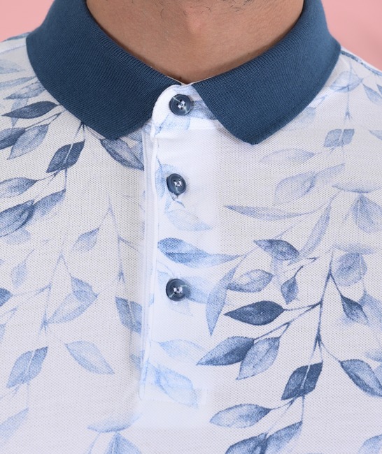 Πόλο μπλουζάκι με μικρά μπλε φύλλα